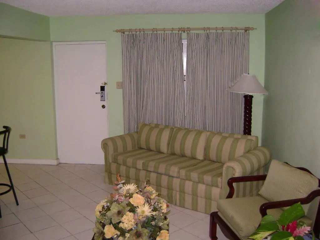 Condos At The Ridge Ocho Rios 3*,