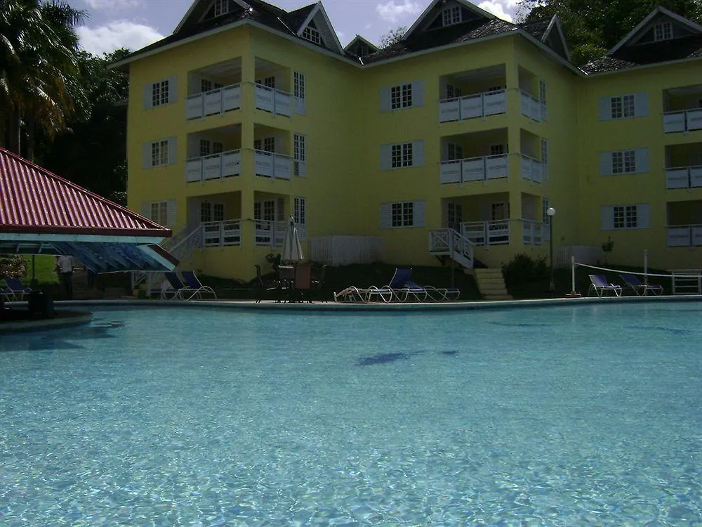 Lägenhetshotell Condos At The Ridge Ocho Rios