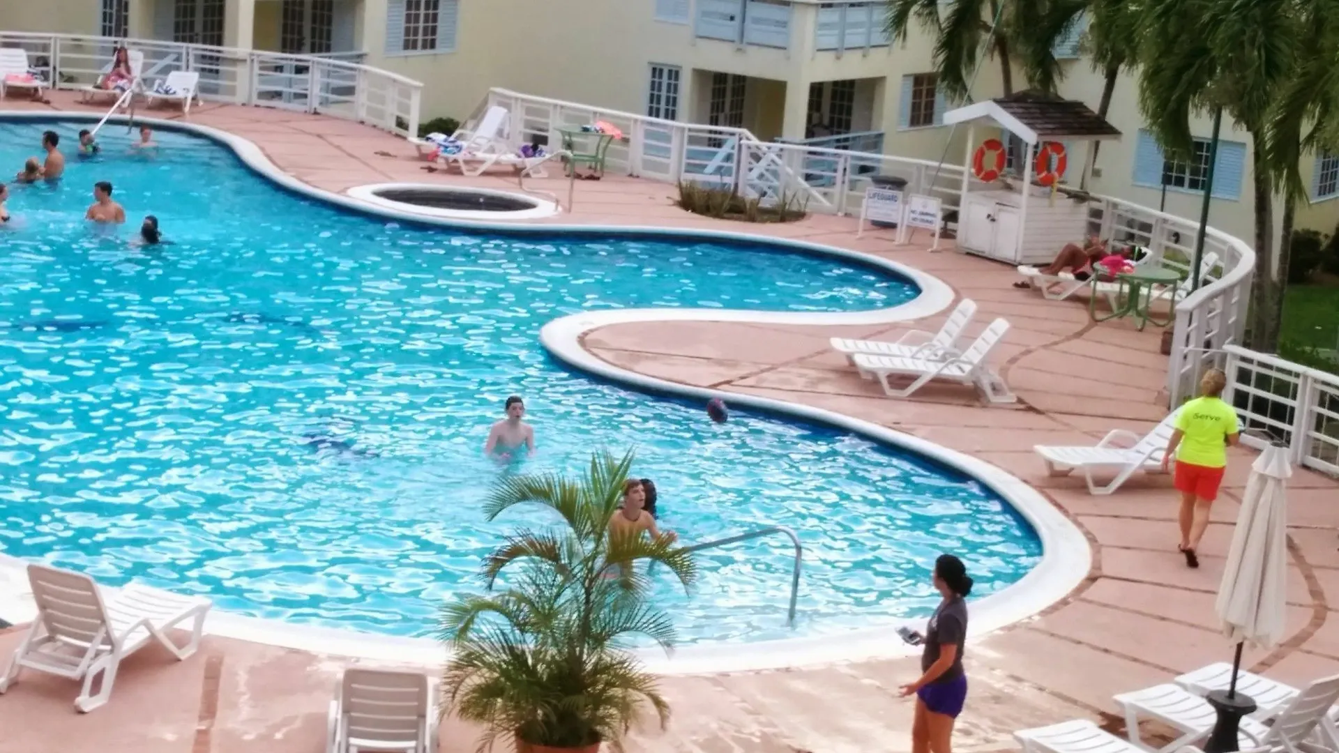 Lägenhetshotell Condos At The Ridge Ocho Rios